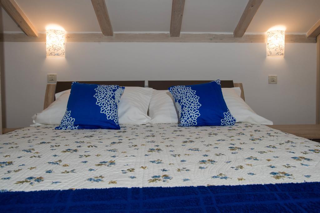 Villa Amalija Sukosan Room photo