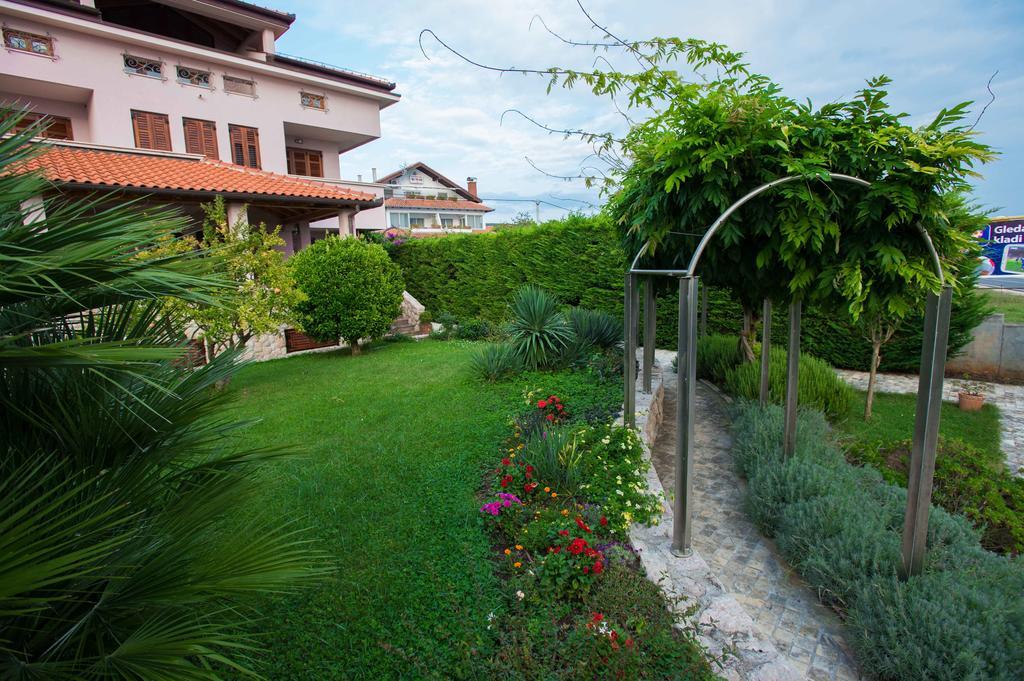 Villa Amalija Sukosan Exterior photo